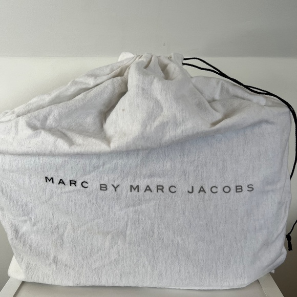 Marc by Marc Jacobs - Men's Briefcase in Grained/Pebbled Italian Leather + Charm - Picture 16 of 16